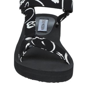 STEVE MADDEN SANDALS